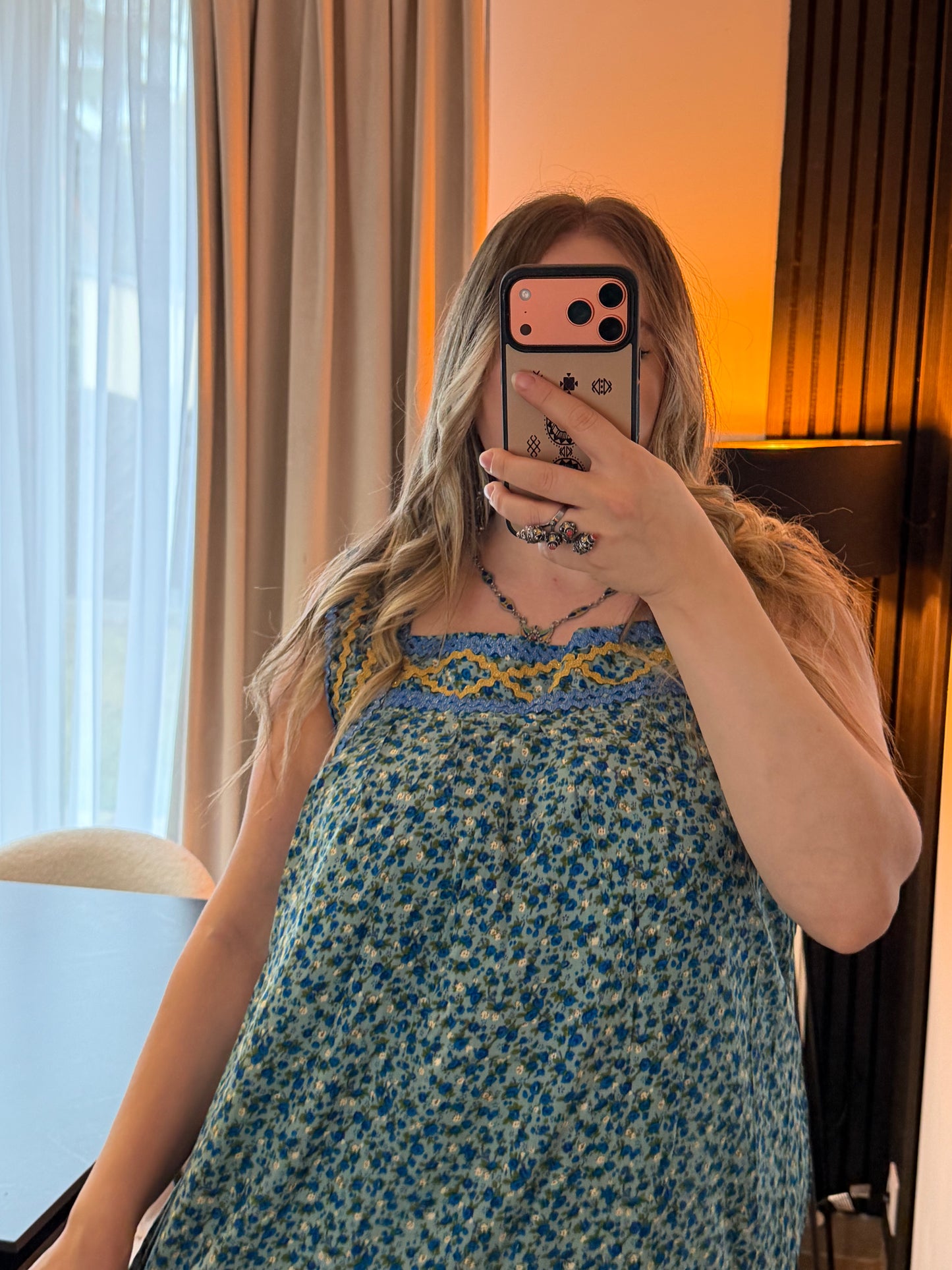 Robe Lydia