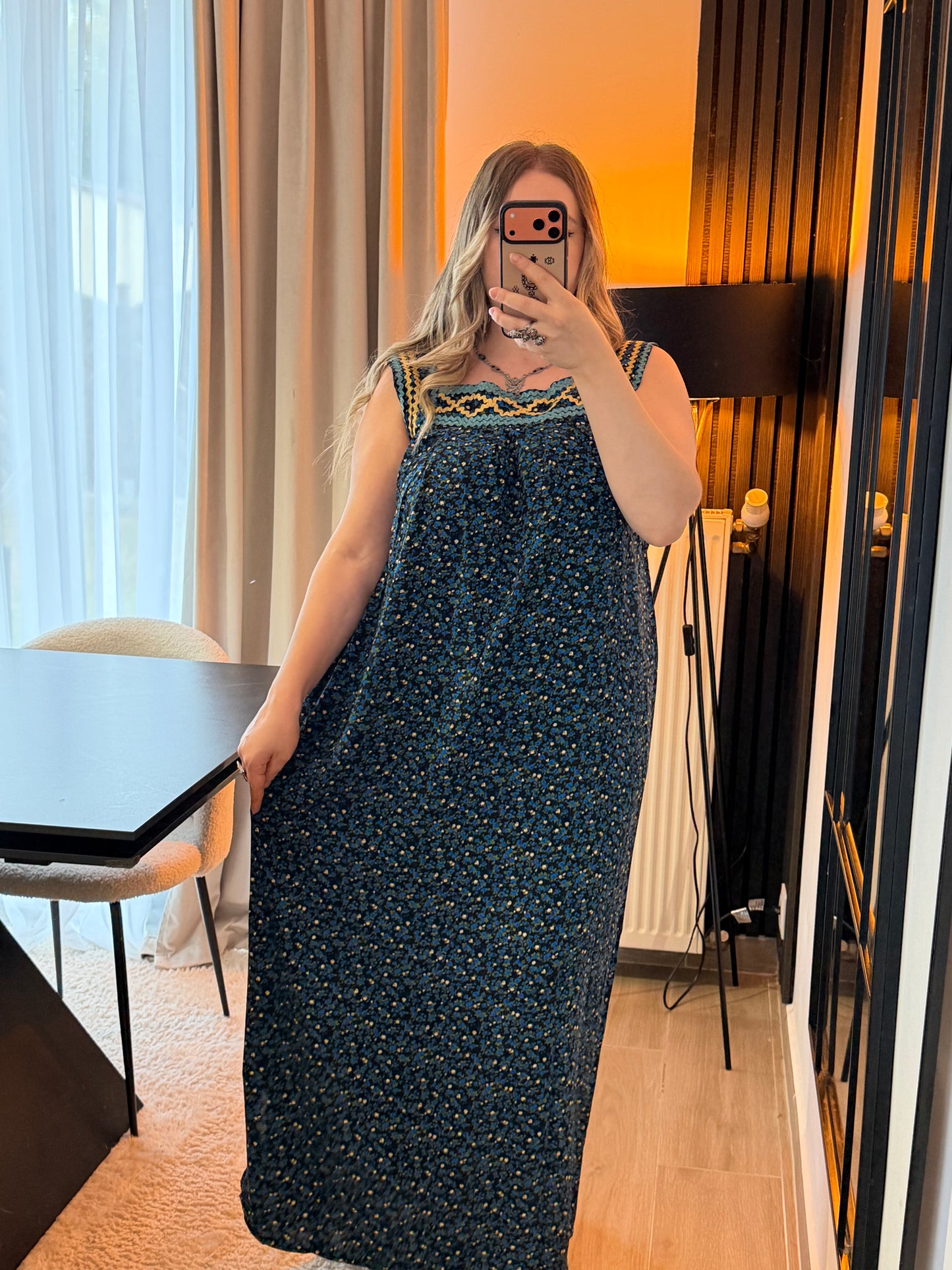 Robe Lydia