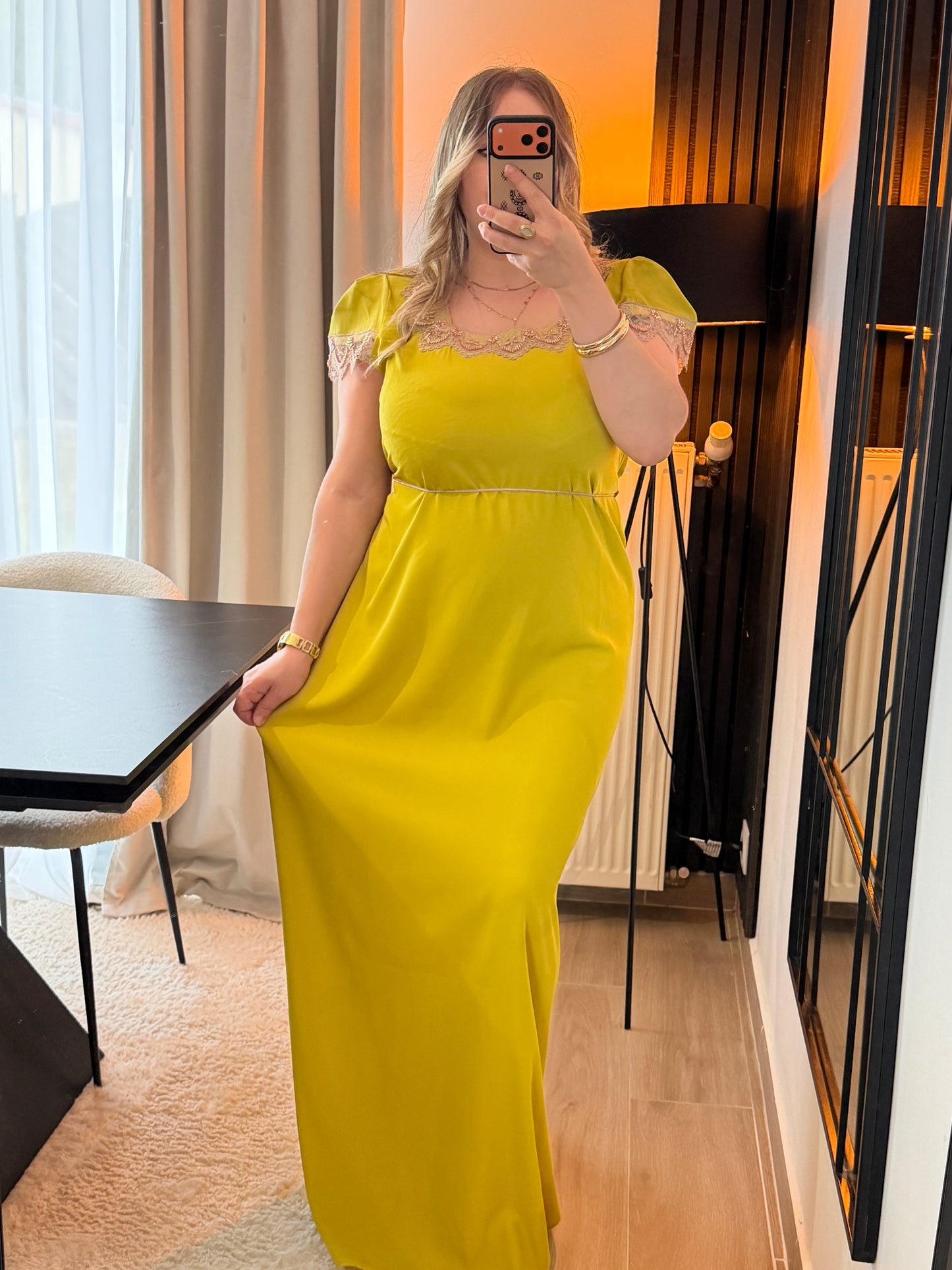 Robe Samar
