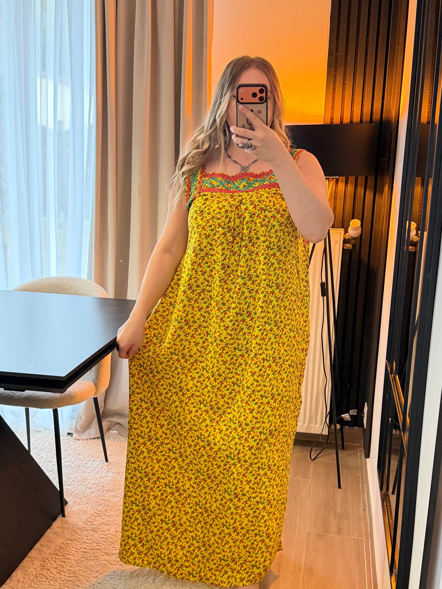 Robe Lydia