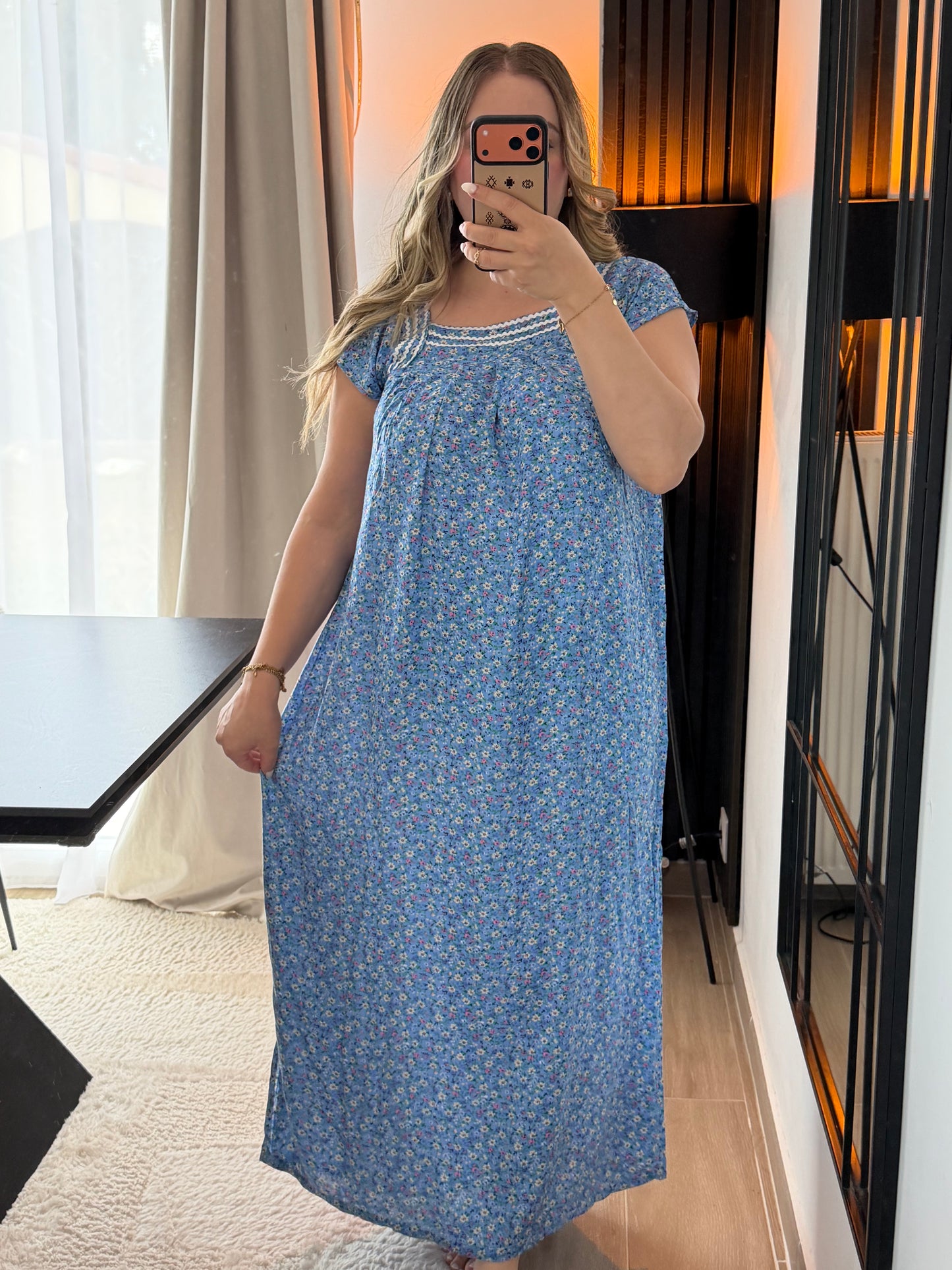 Robe Lynda