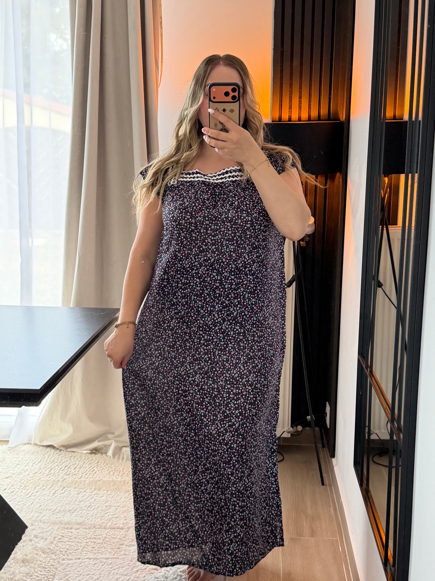 Robe Lynda
