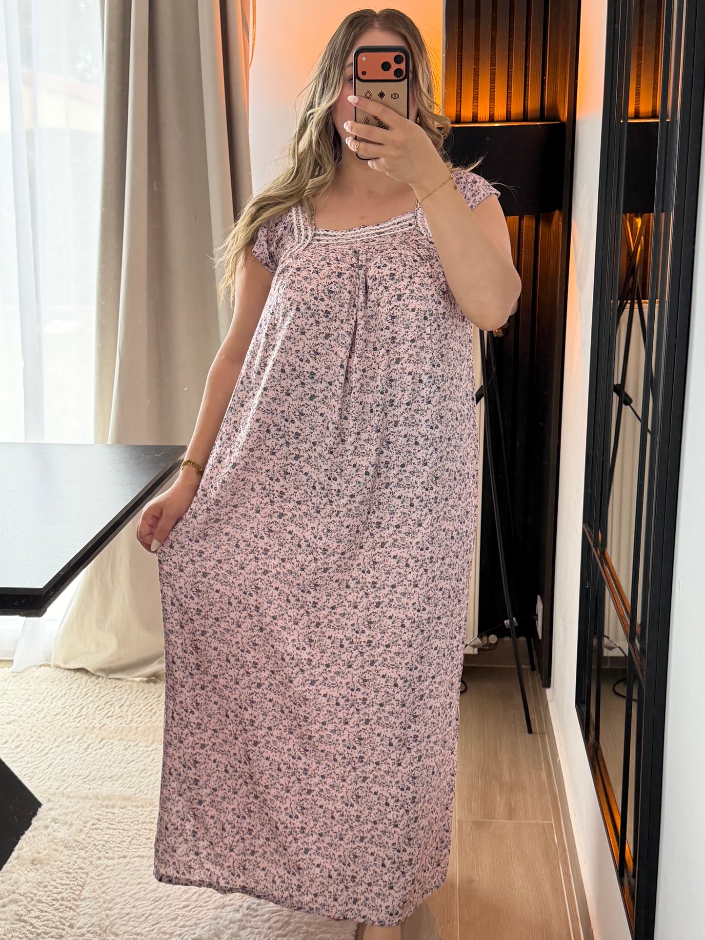 Robe Lynda
