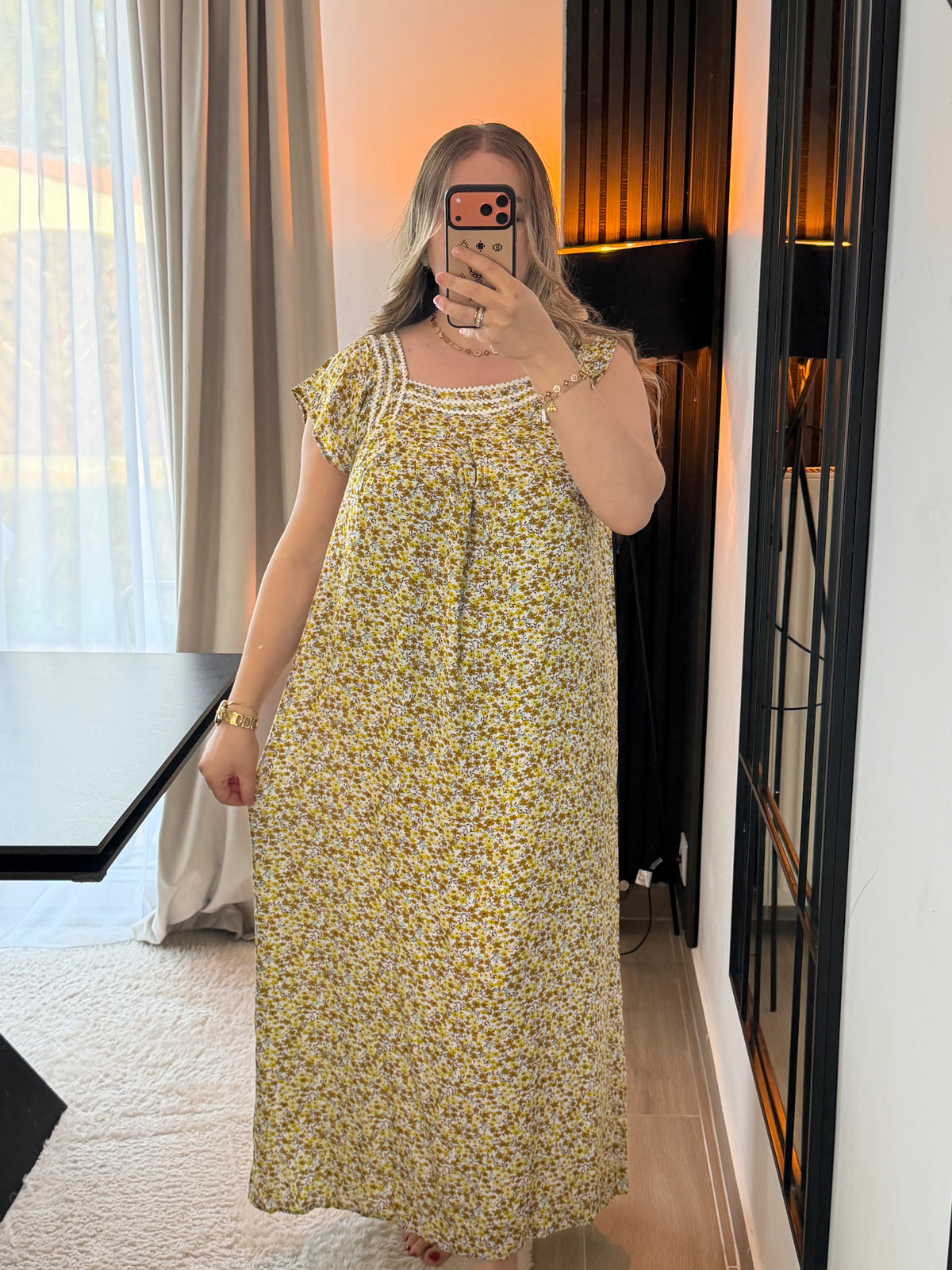 Robe Lynda