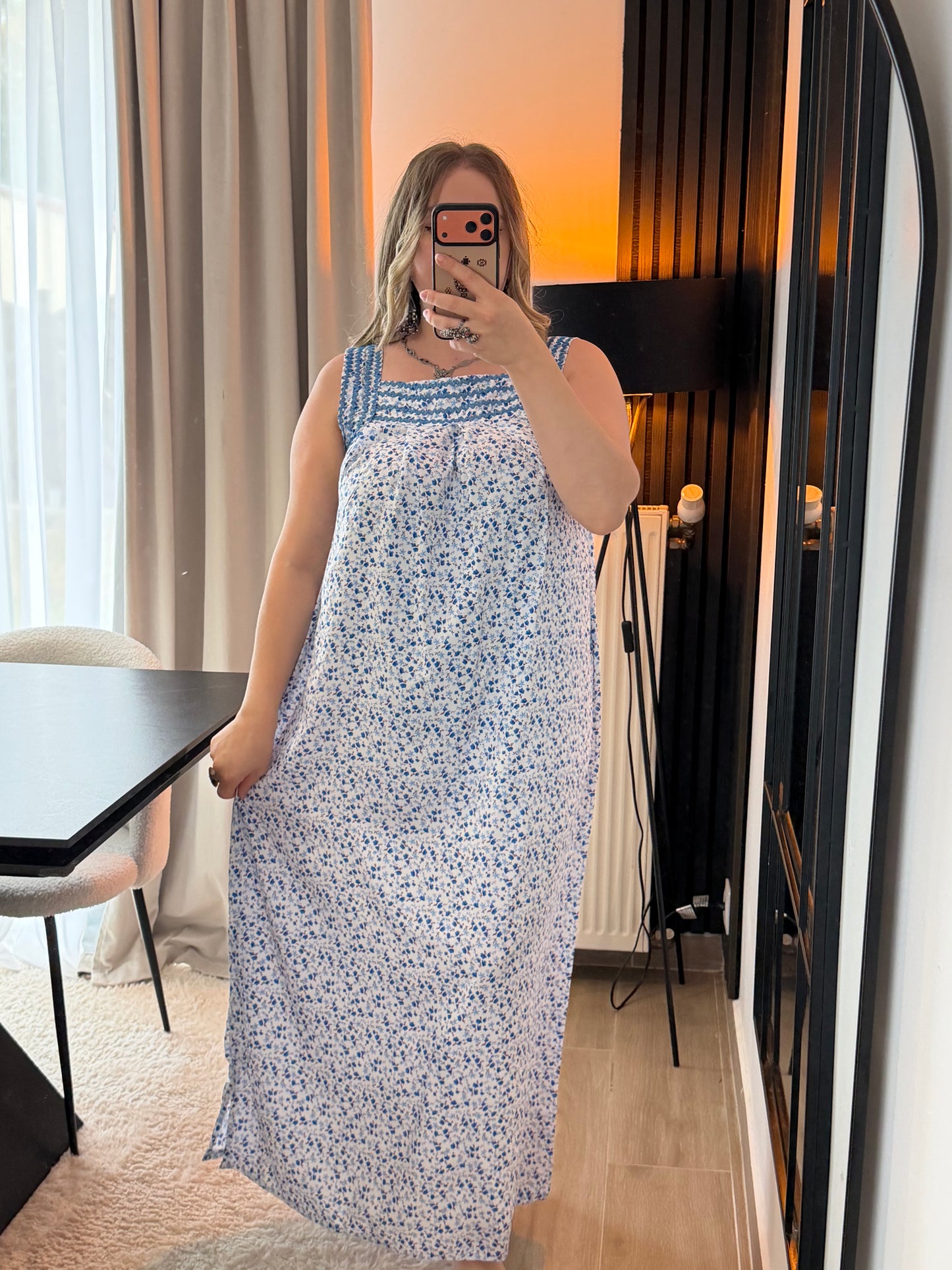 Robe Lola