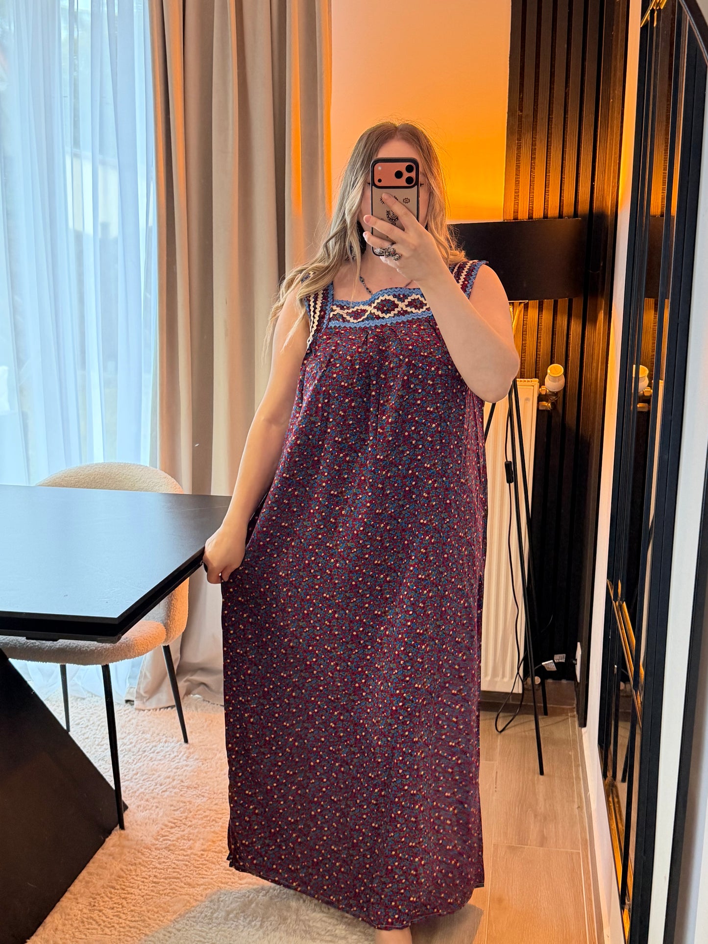 Robe Lydia
