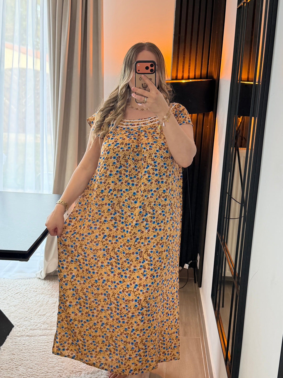 Robe Lynda