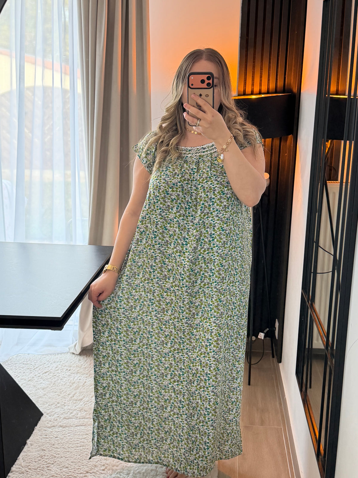 Robe Lynda