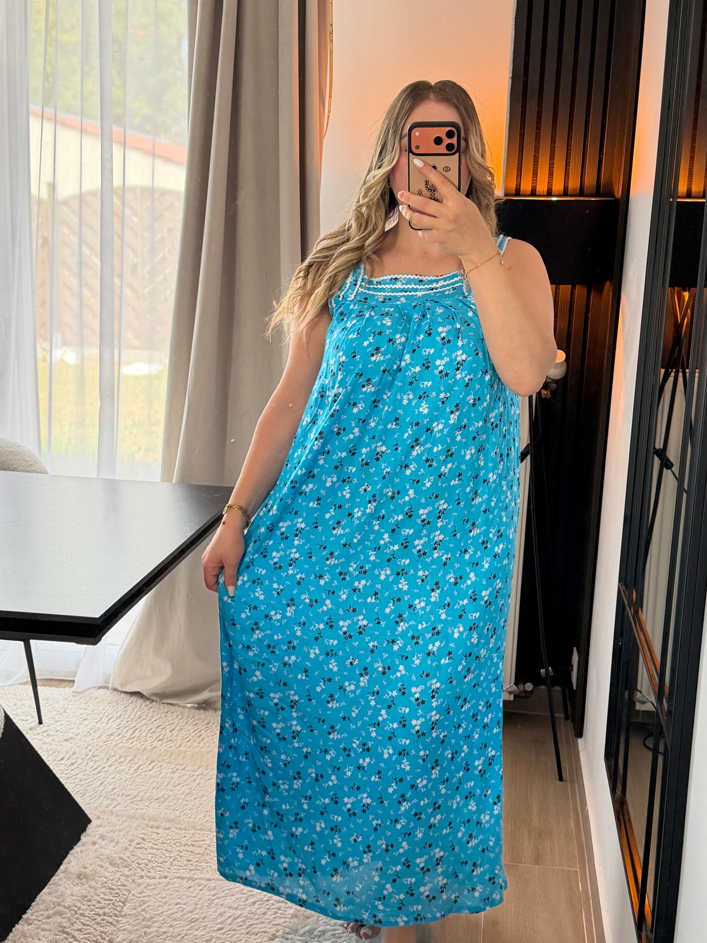 Robe Lynda