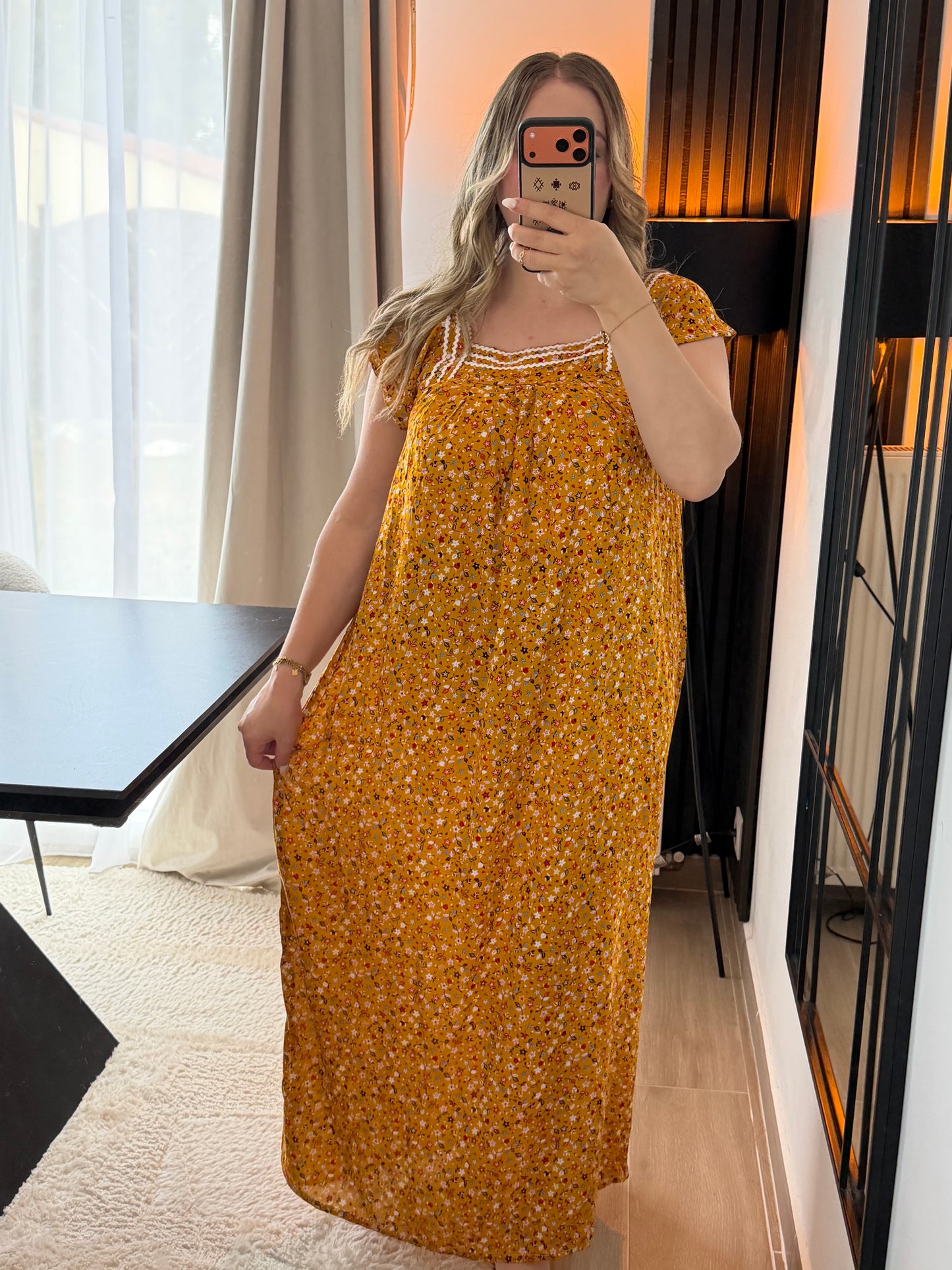 Robe Lynda