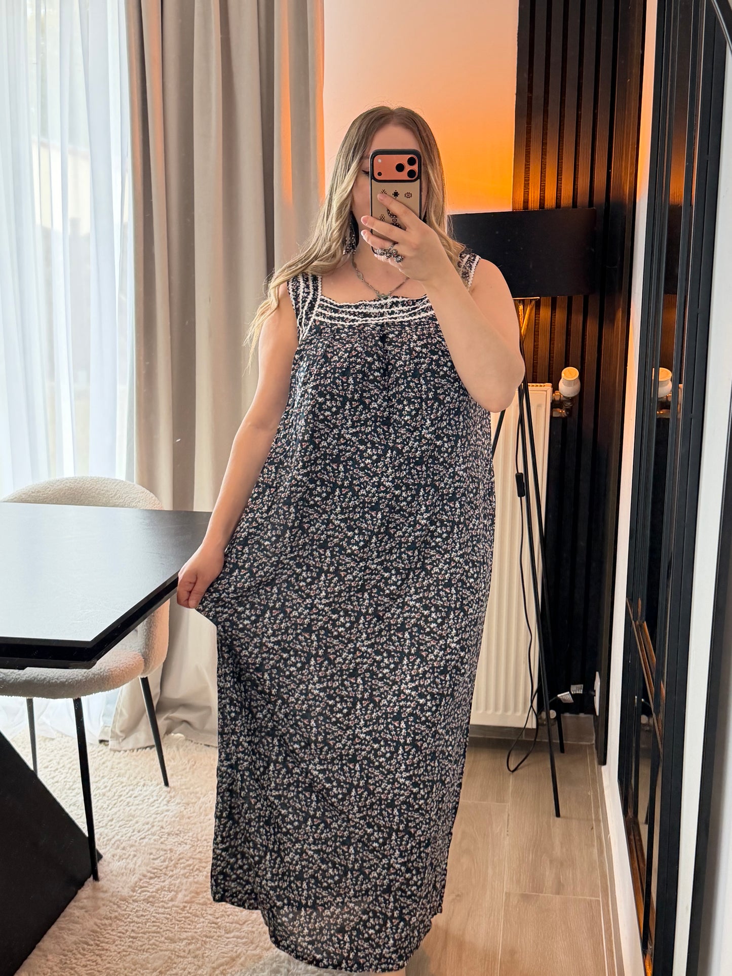 Robe Lynda