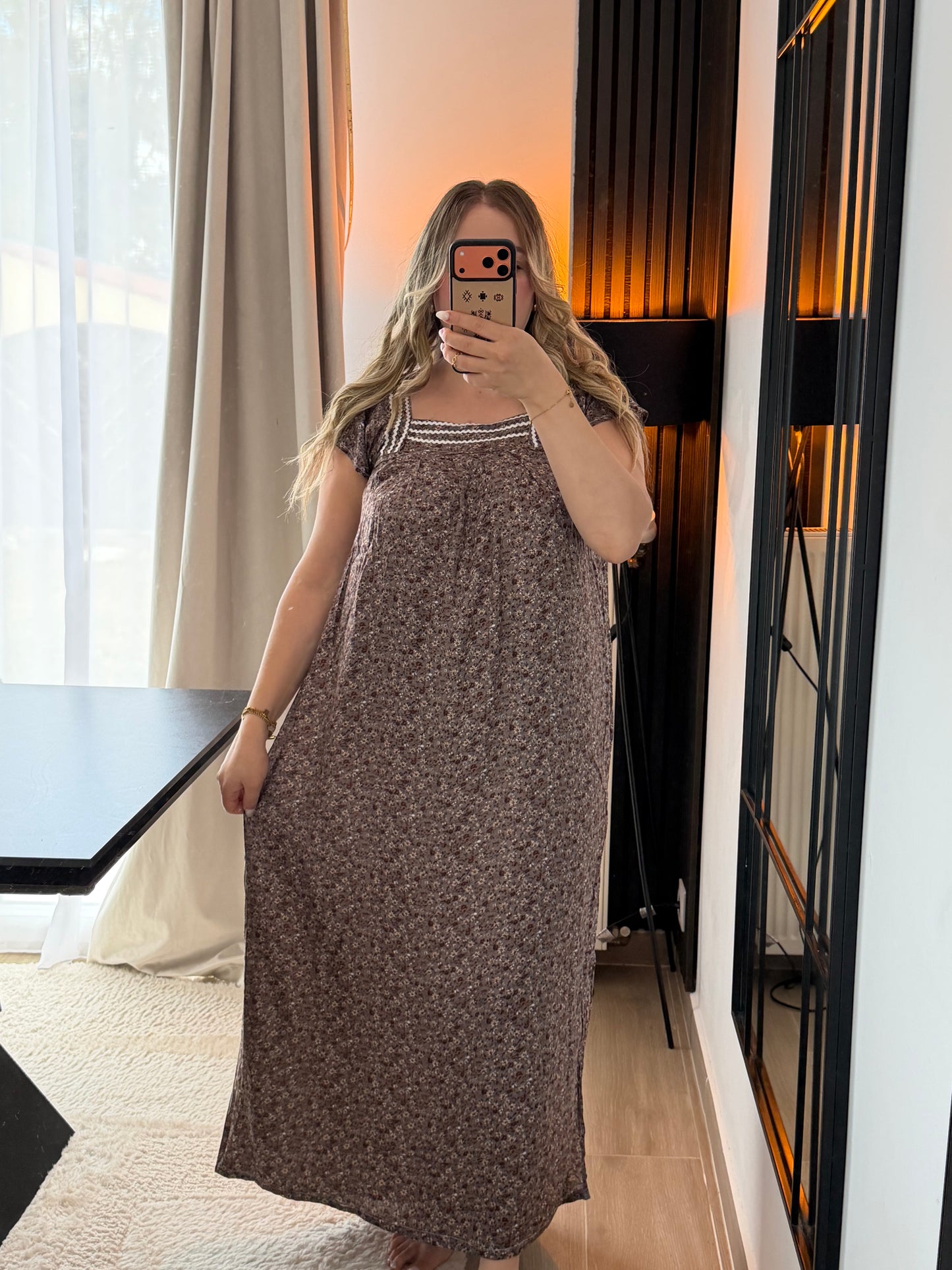 Robe Lynda
